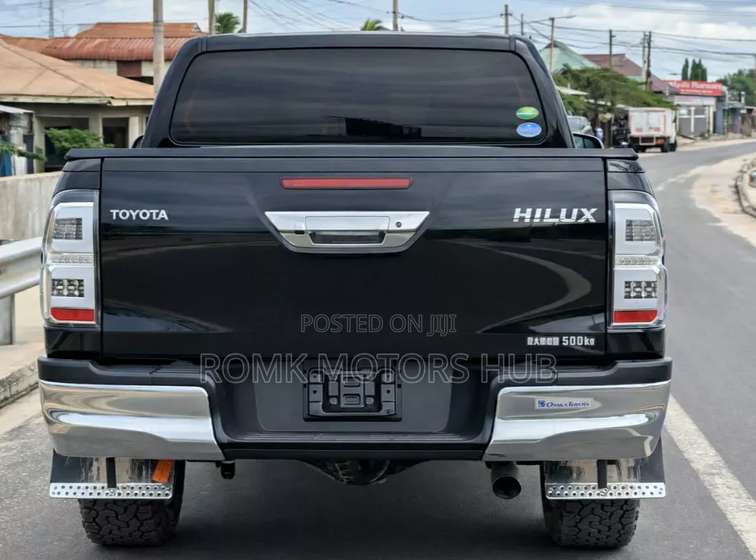 Toyota Hilux 2018 Black