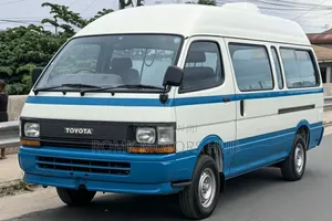 Toyota HiAce 2005 White