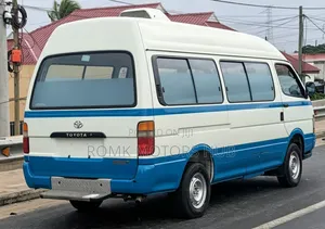 Toyota HiAce 2005 White