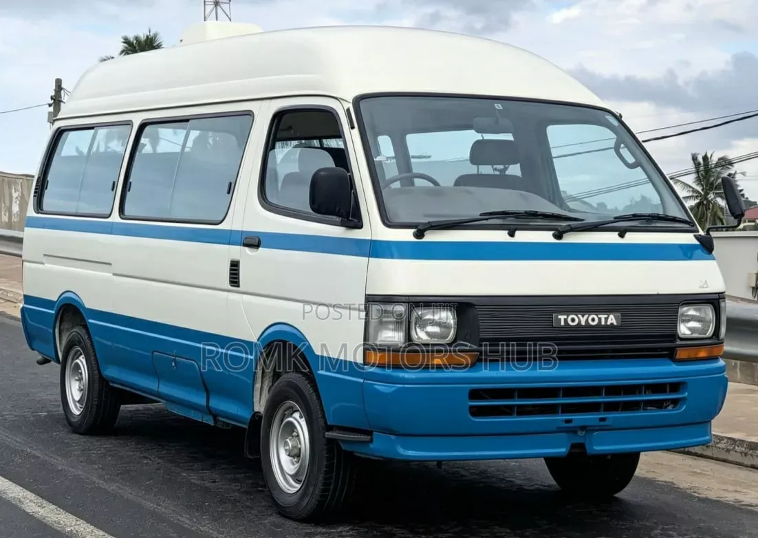 Toyota HiAce 2005 White