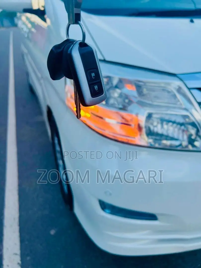 Toyota Alphard 2004 Pearl