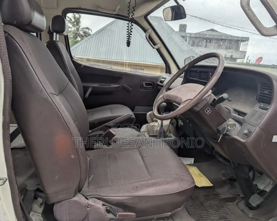 Toyota HiAce 1995 White