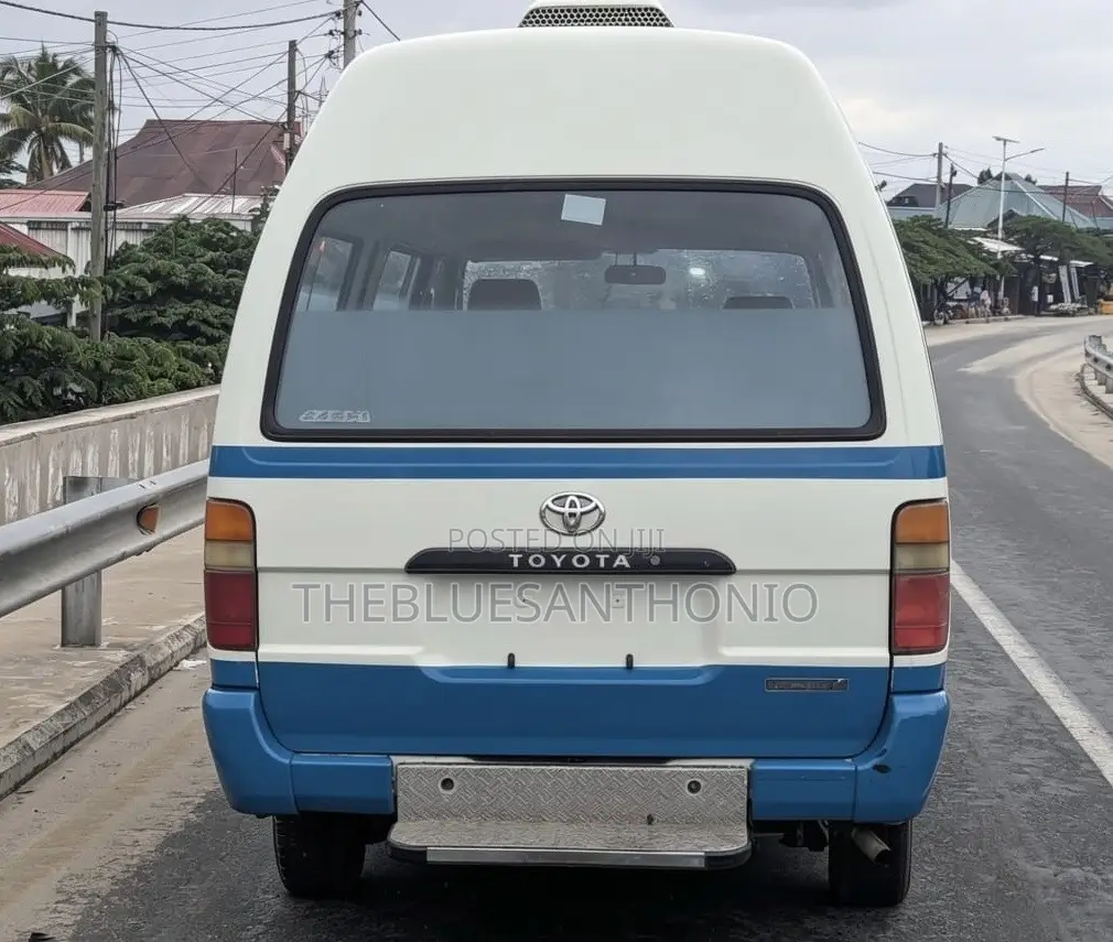 Toyota HiAce 1995 White