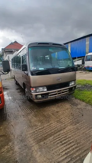 Toyota Coaster 2004 Gold