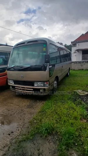 Toyota Coaster 2004 Gold