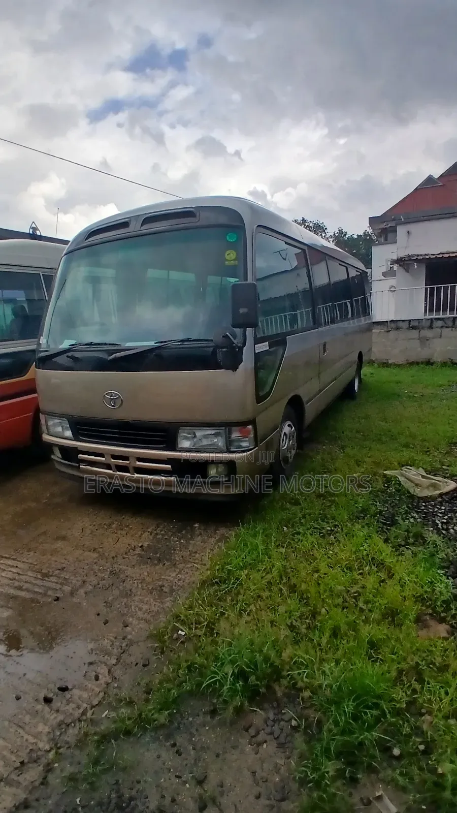 Toyota Coaster 2004 Gold