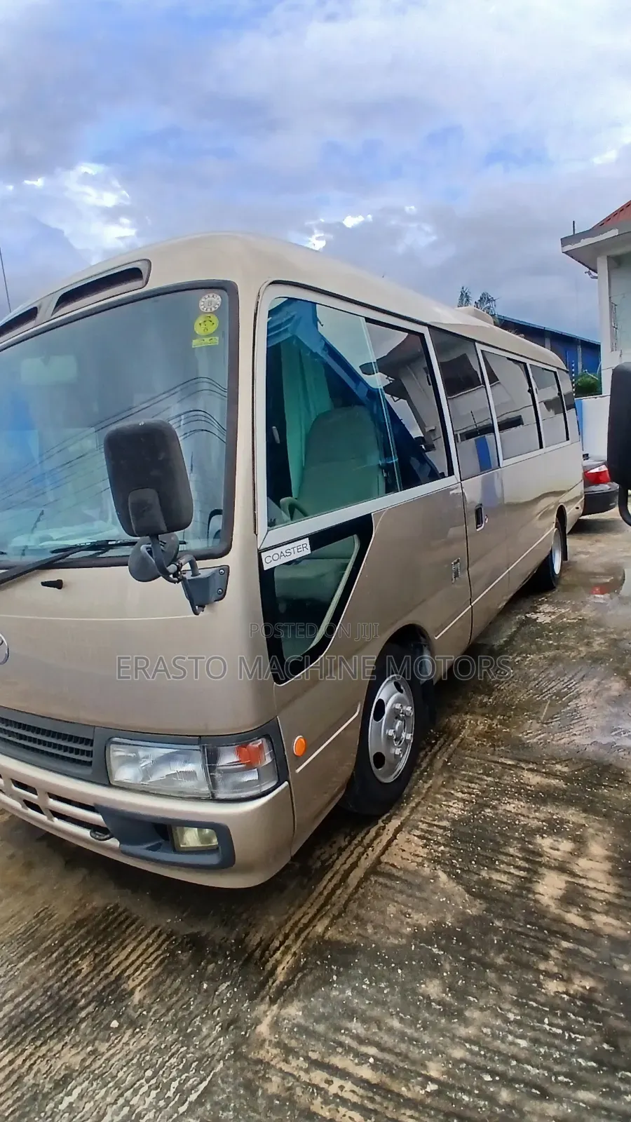 Toyota Coaster 2004 Gold