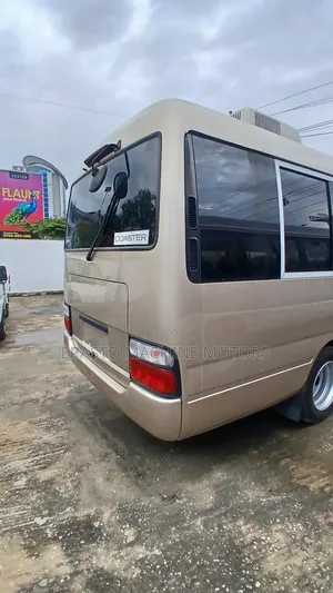 Toyota Coaster 2004 Gold