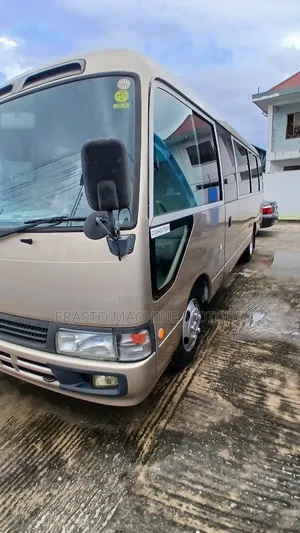 Toyota Coaster 2004 Gold