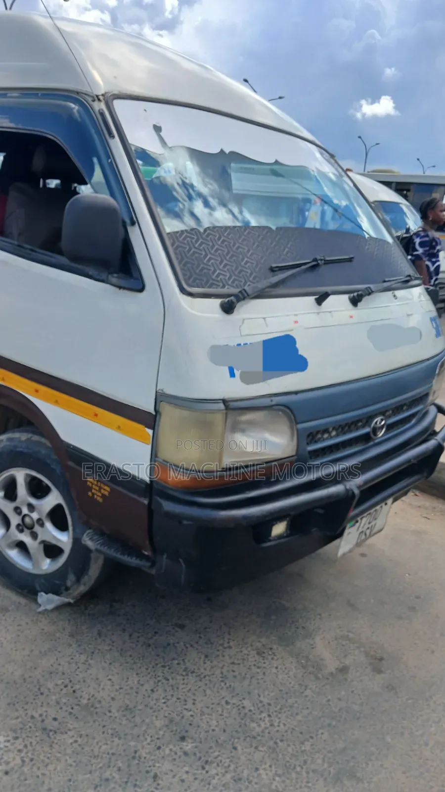 Toyota HiAce 2002 White
