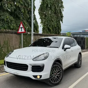 Porsche Cayenne 2017 Off white