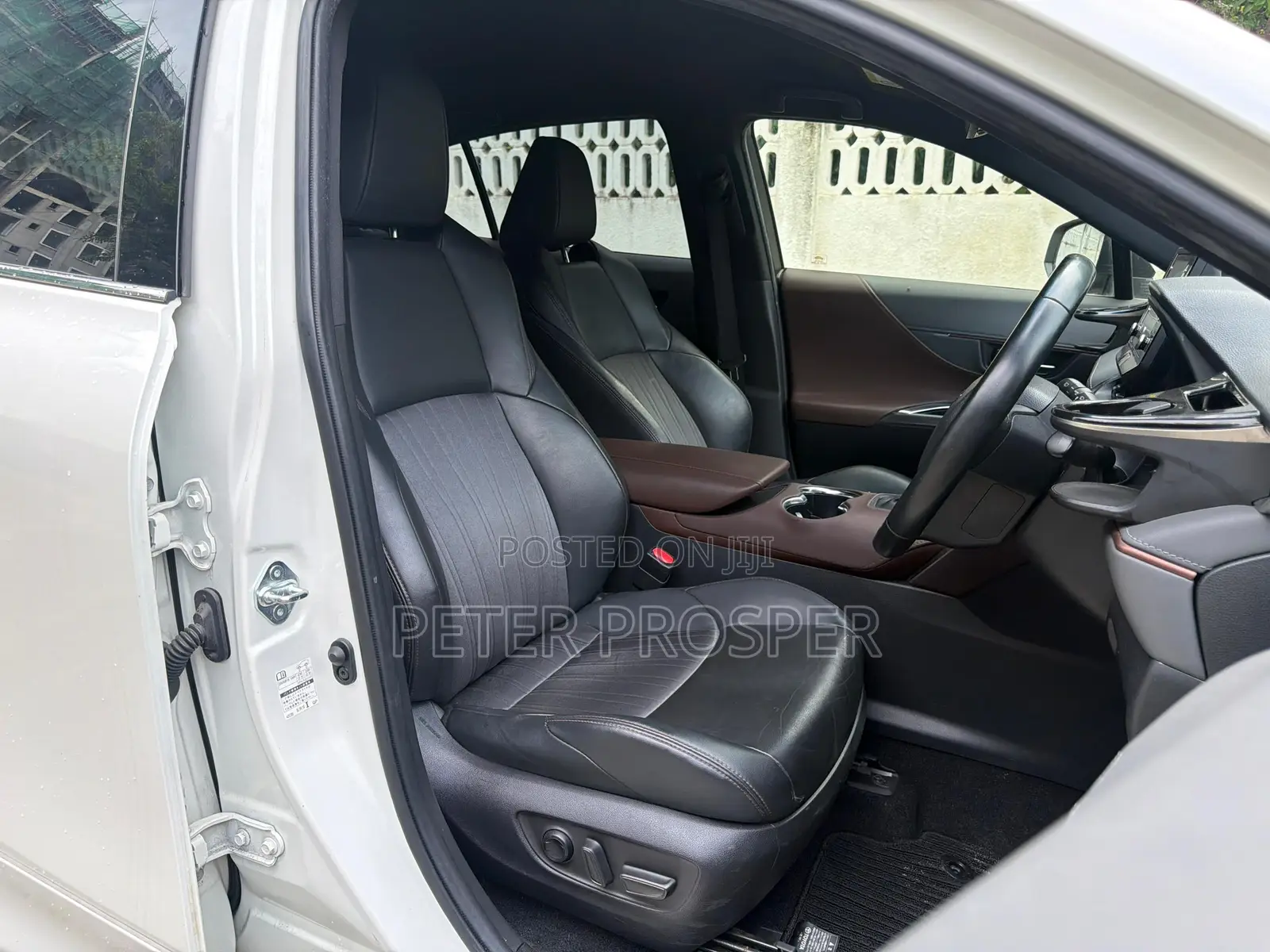 Toyota Harrier 2.0 2021 White