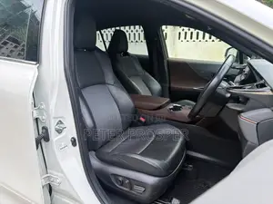 Toyota Harrier 2.0 2021 White