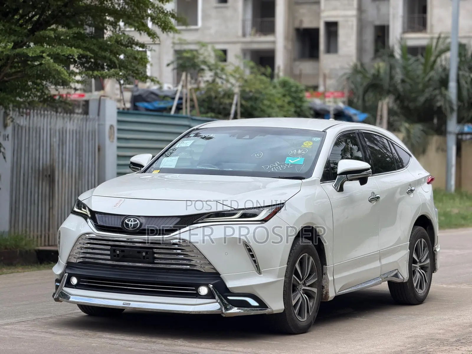 Toyota Harrier 2.0 2021 White