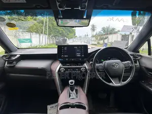 Toyota Harrier 2.0 2021 White