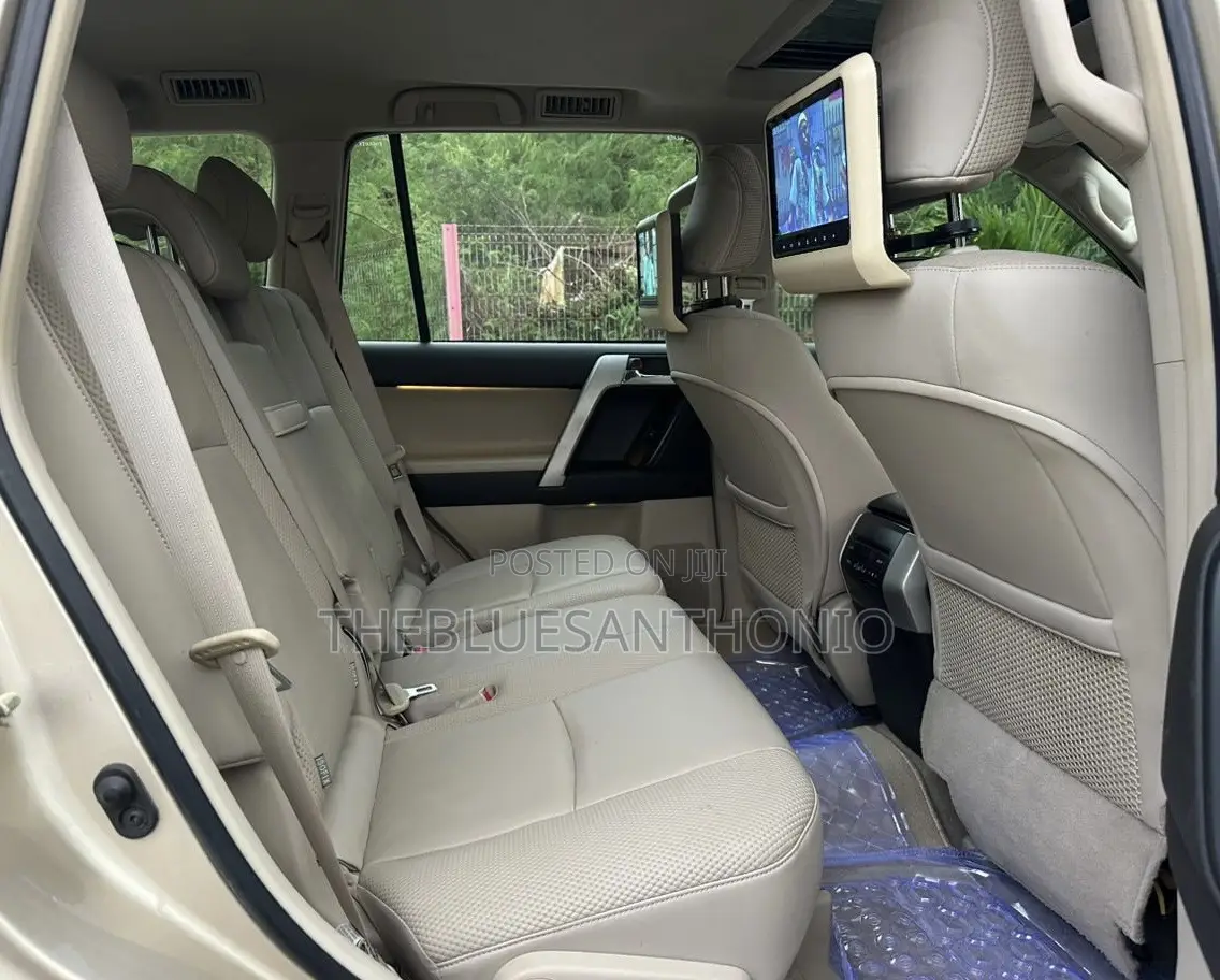 Toyota Land Cruiser Prado 2010 Gold