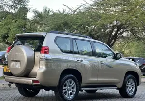 Toyota Land Cruiser Prado 2010 Gold