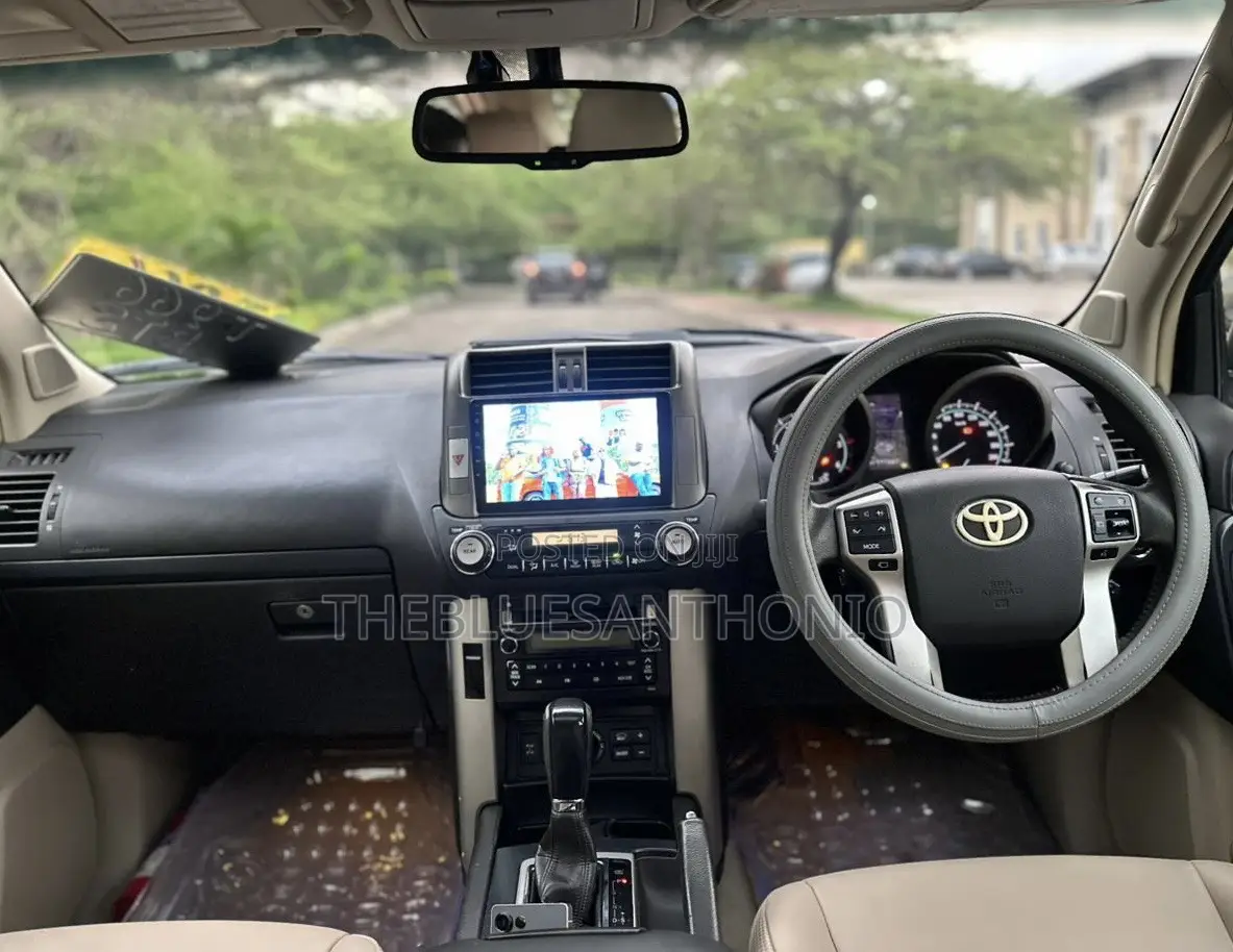 Toyota Land Cruiser Prado 2010 Gold