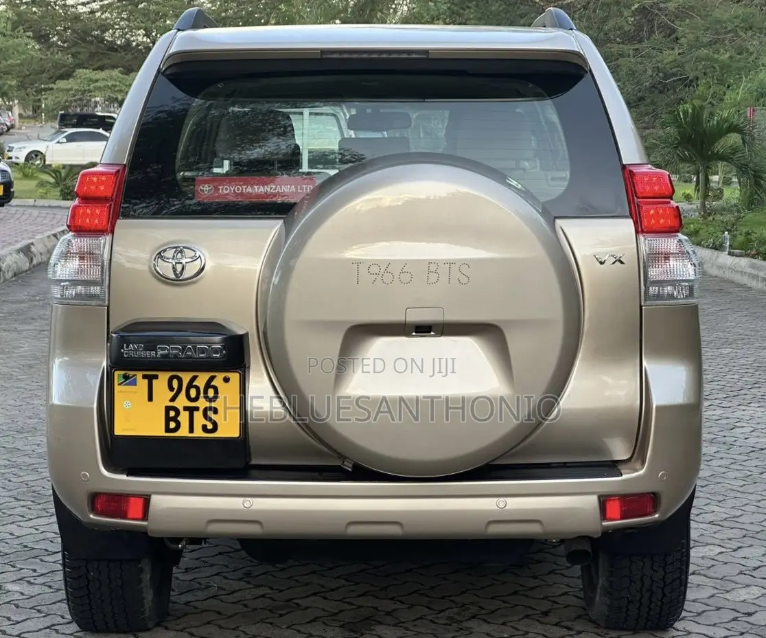 Toyota Land Cruiser Prado 2010 Gold