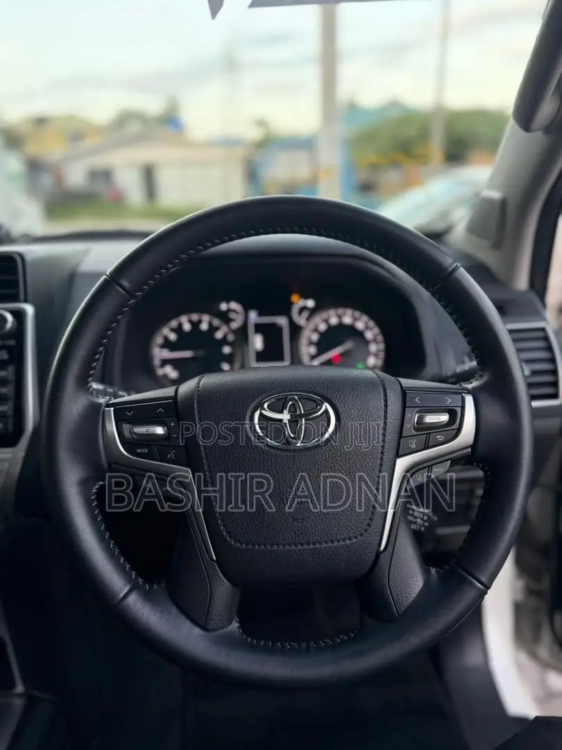 Toyota Land Cruiser Prado 2.7 2018 White