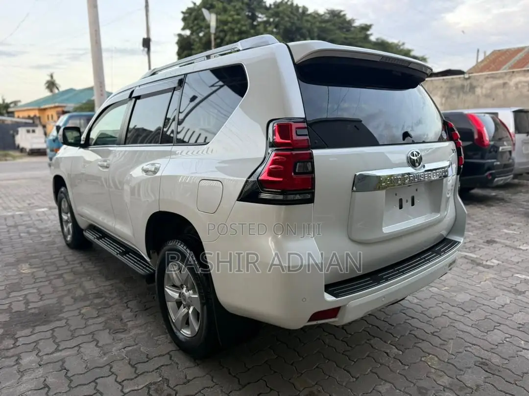Toyota Land Cruiser Prado 2.7 2018 White