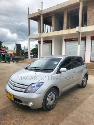 Toyota IST 2003 Silver