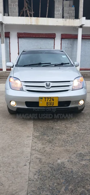 Toyota IST 2003 Silver