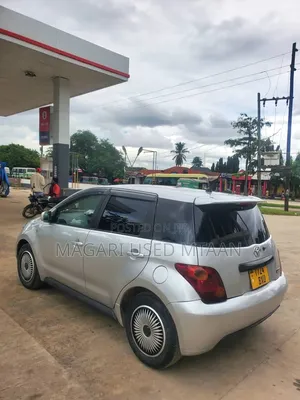 Toyota IST 2003 Silver