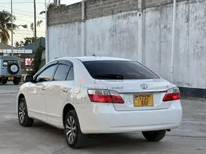 Toyota Premio 2009 White