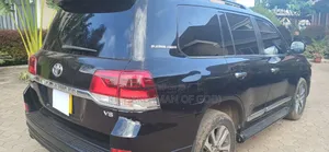 Toyota Land Cruiser 2016 Black