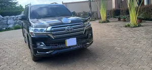Toyota Land Cruiser 2016 Black
