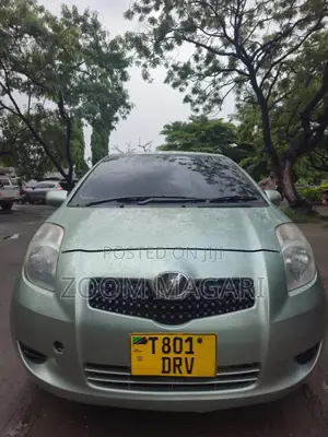 Toyota Vitz 2006 Green
