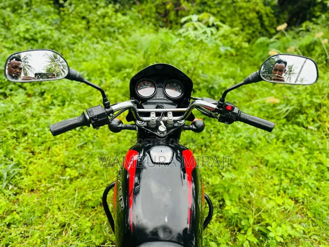 Bajaj Boxer X125 2025 Black