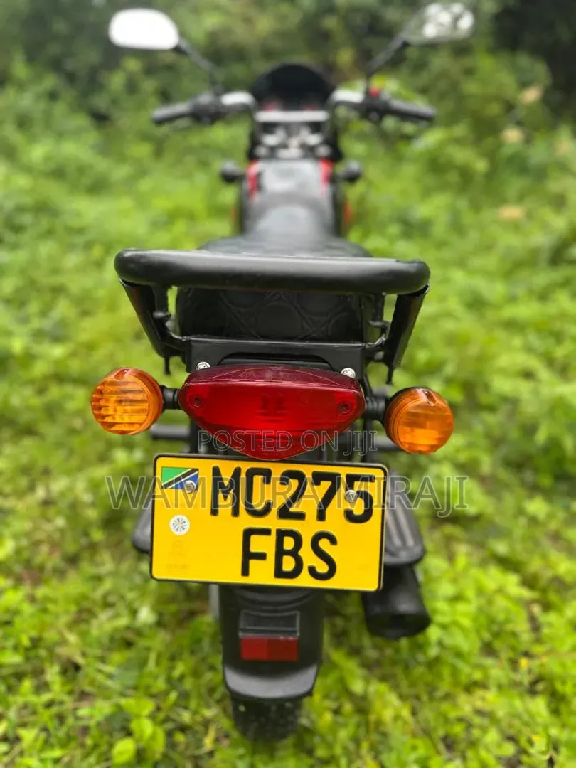 Bajaj Boxer X125 2025 Black