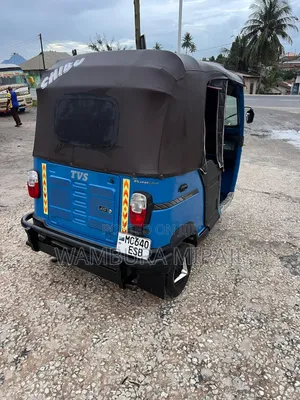 Bajaj Avenger 200 2025 Blue
