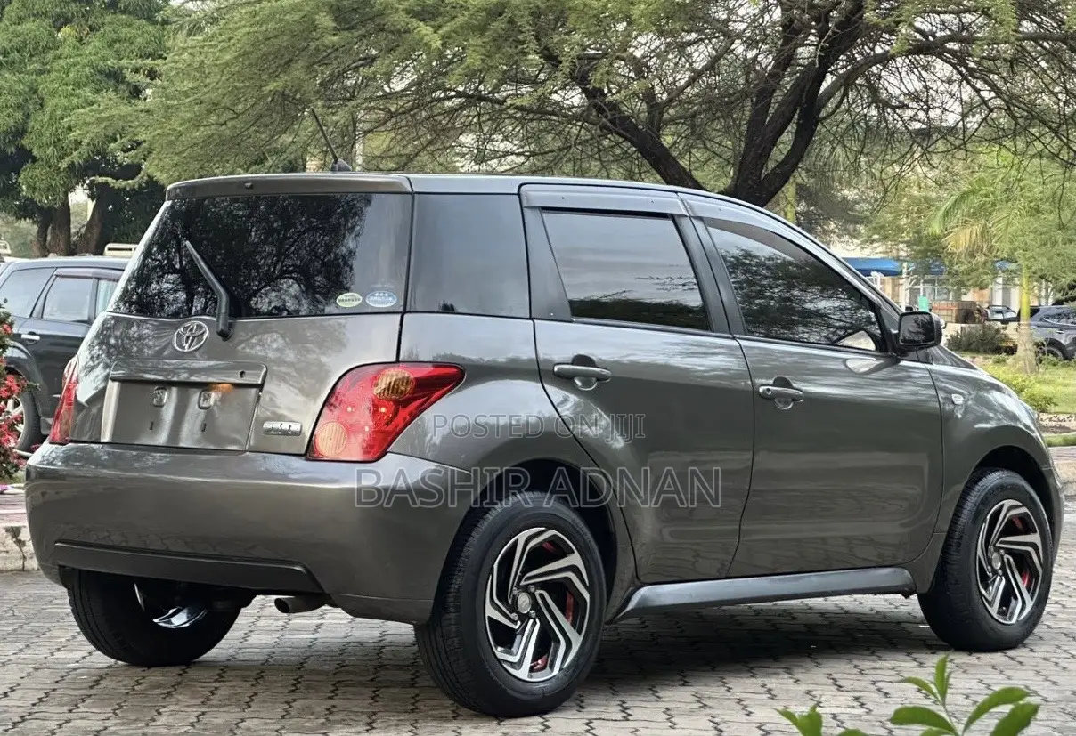 Toyota IST 2005 Gray