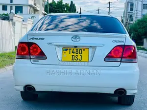 Toyota Crown 2005 White
