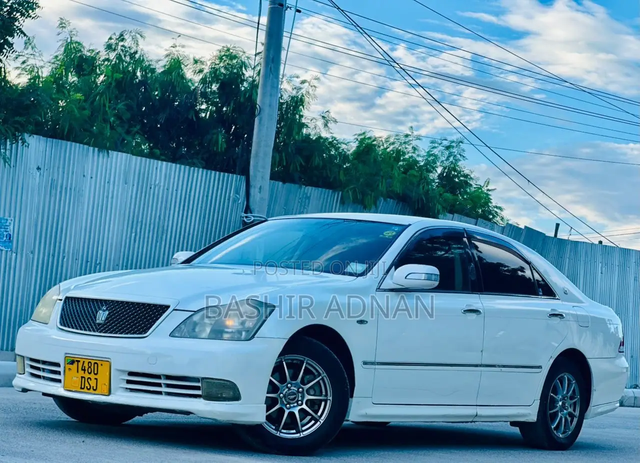 Toyota Crown 2005 White
