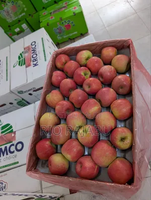 Matunda Fresh: Red Green Apples Na Zabibu