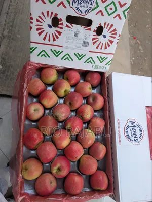 Matunda Fresh: Red Green Apples Na Zabibu