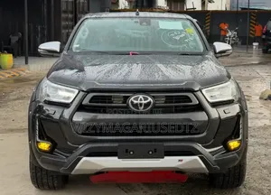 Toyota Hilux 2.4 Diesel 2020 Matt Black