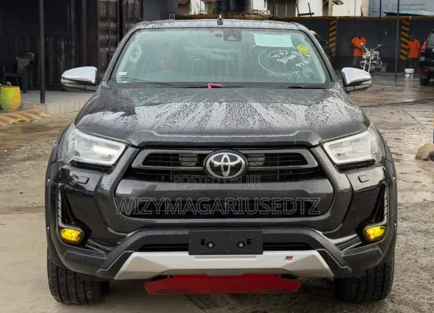Toyota Hilux 2.4 Diesel 2020 Matt Black