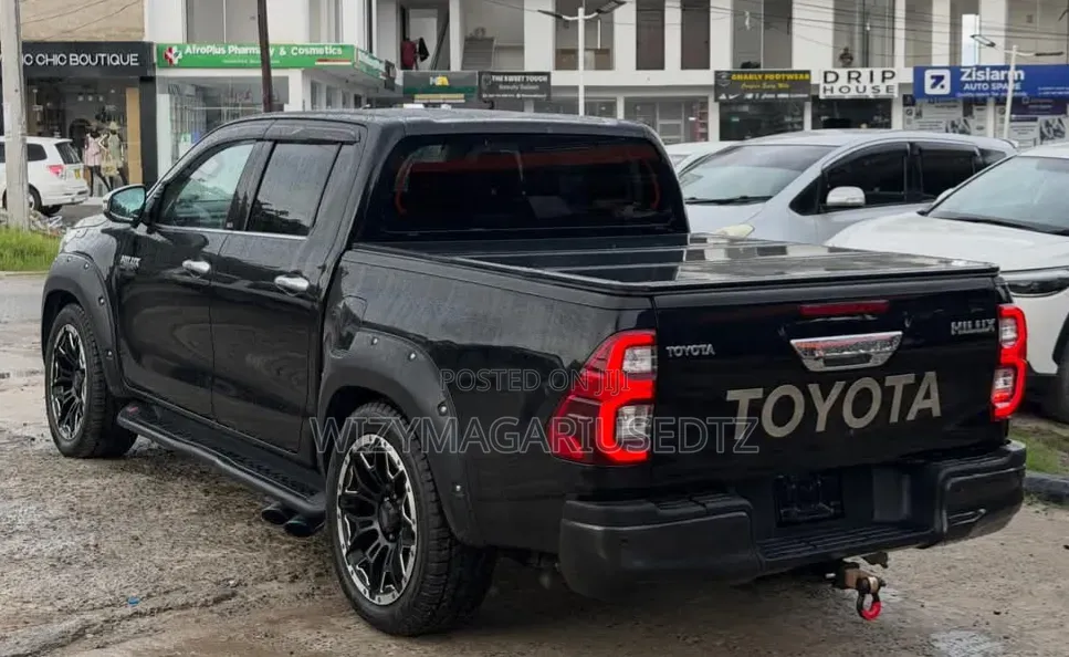 Toyota Hilux 2.4 Diesel 2020 Matt Black