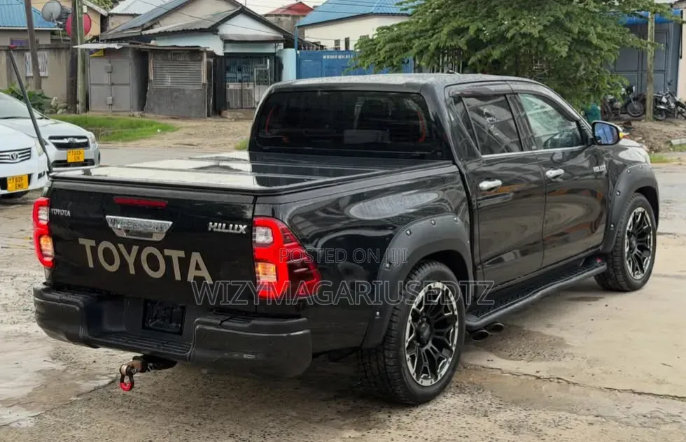 Toyota Hilux 2.4 Diesel 2020 Matt Black
