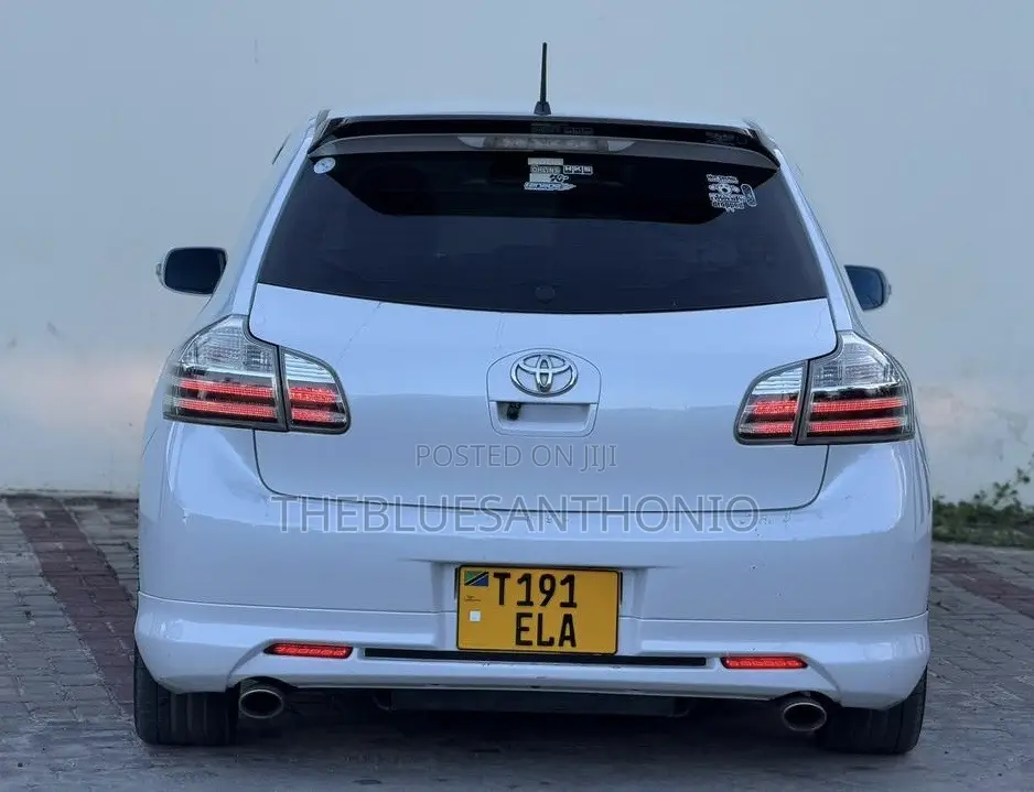Toyota Blade 2009 White