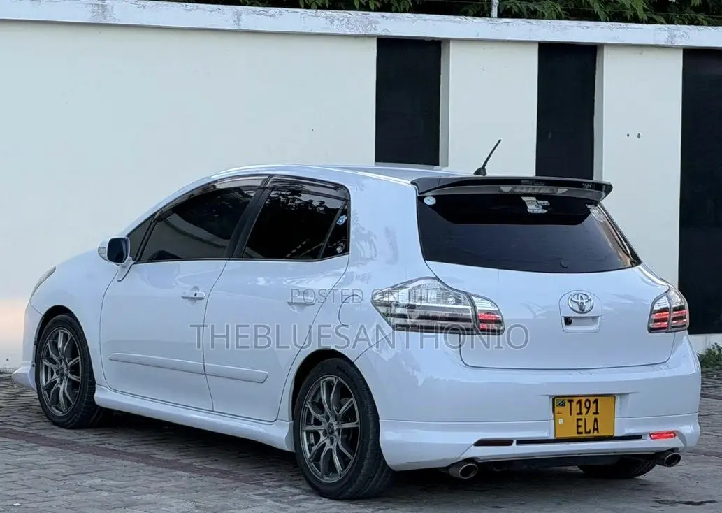 Toyota Blade 2009 White