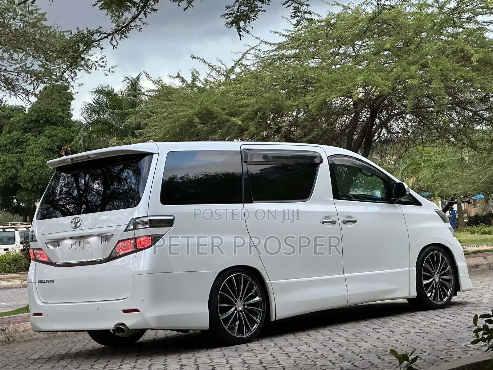 Toyota Alphard 2.4 Petrol AWD 2009 White