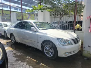 Toyota Crown 2004 White