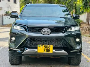 Toyota Fortuner 2023 Gray