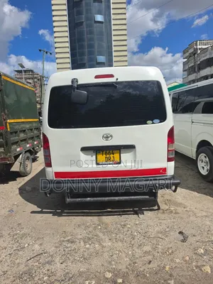 Toyota Quantum 2011 White